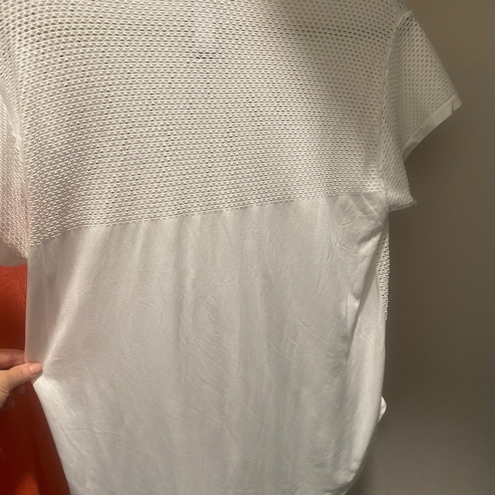 White medium/large - Picture 2 of 2